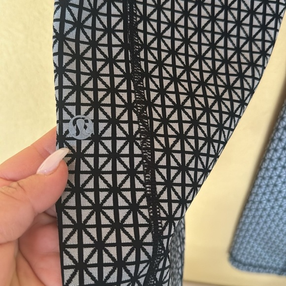 Lululemon Straight-Up Pant Tri Geo Silver Spoon Black Women’s Size 6 W5G88S - Picture 4 of 7